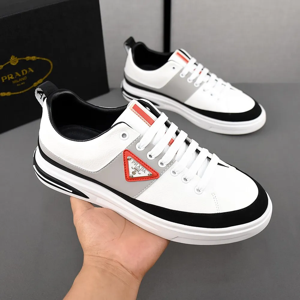 PP400🌻🌻🌻【Prada·PRADA】set off the audience! An international brand that is constantly innovating. This men's casual shoe is the original version. It is made of cowhide leather at a ratio of one to one at the store. It has leather feet and rubber non-slip outsole. It is breathable and comfortable. Quality speaks for itself. 👄38-44